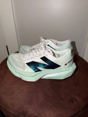 New Balance Women's Mint Green & White Running Shoes with Teal Logo